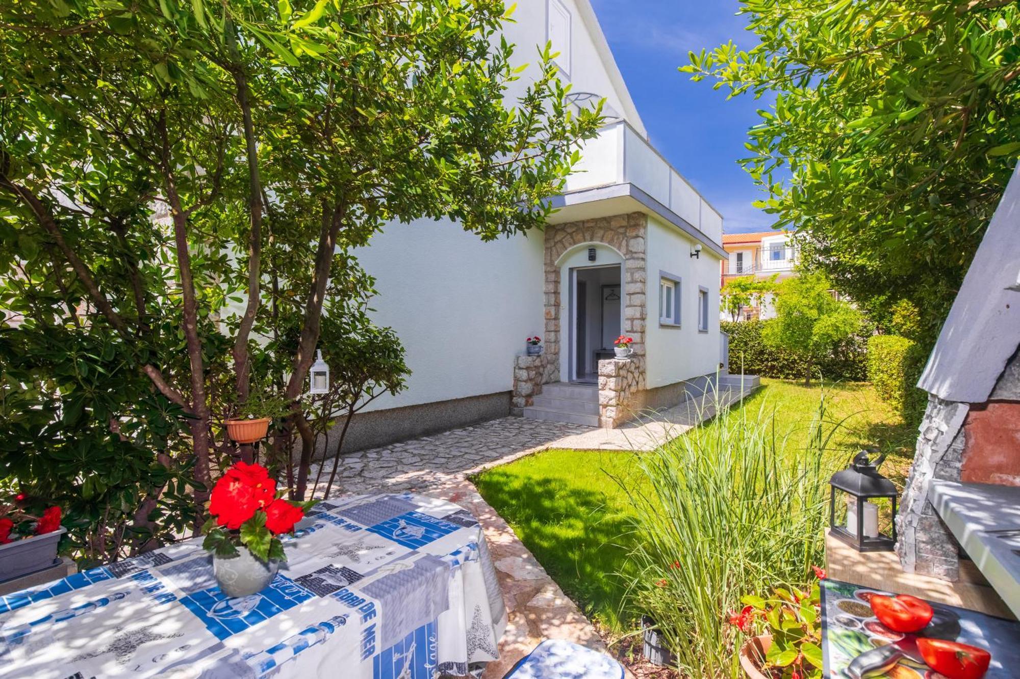 Apartment Tara With Seaview Кърк Екстериор снимка