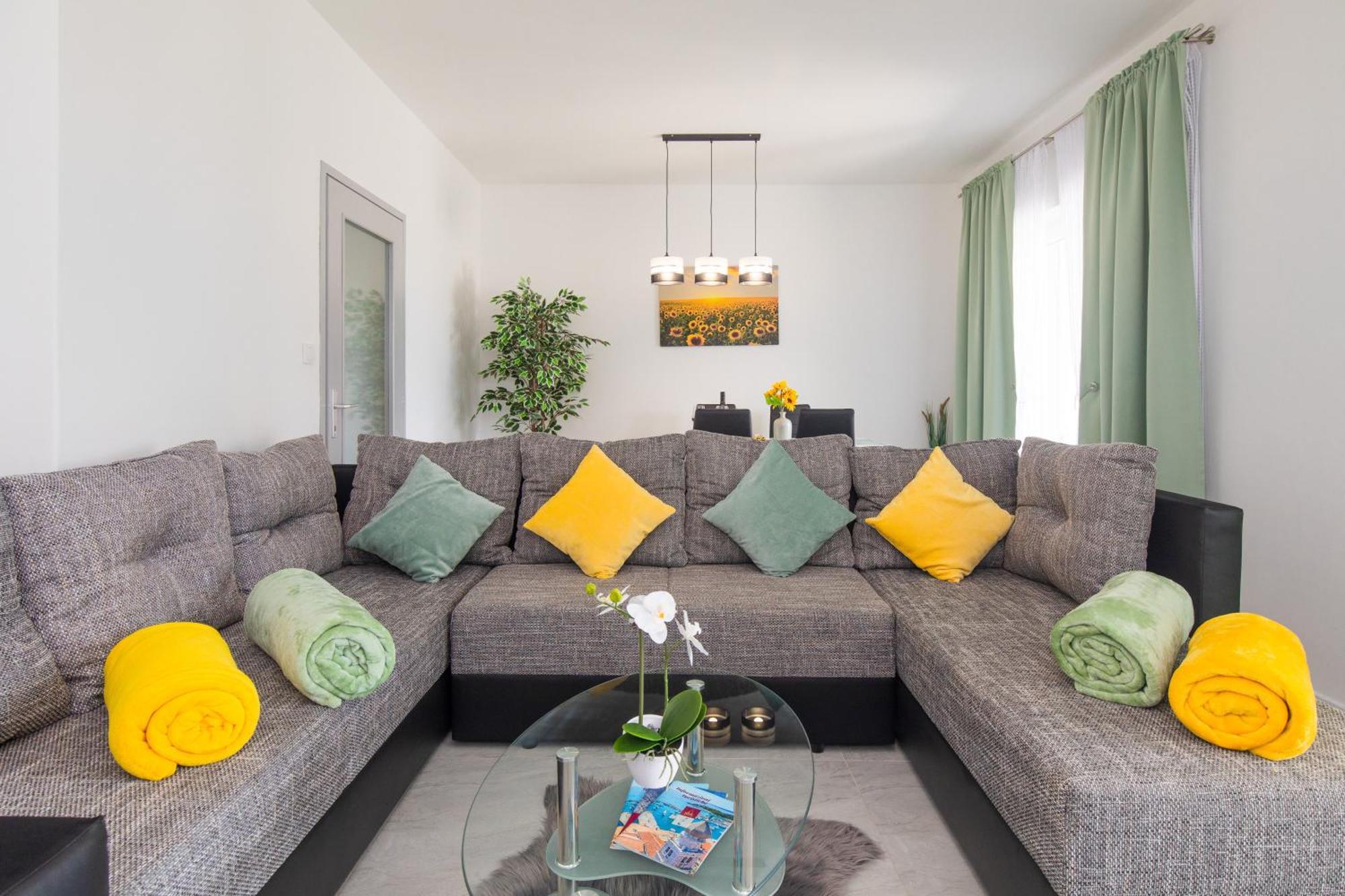 Apartment Tara With Seaview Кърк Екстериор снимка