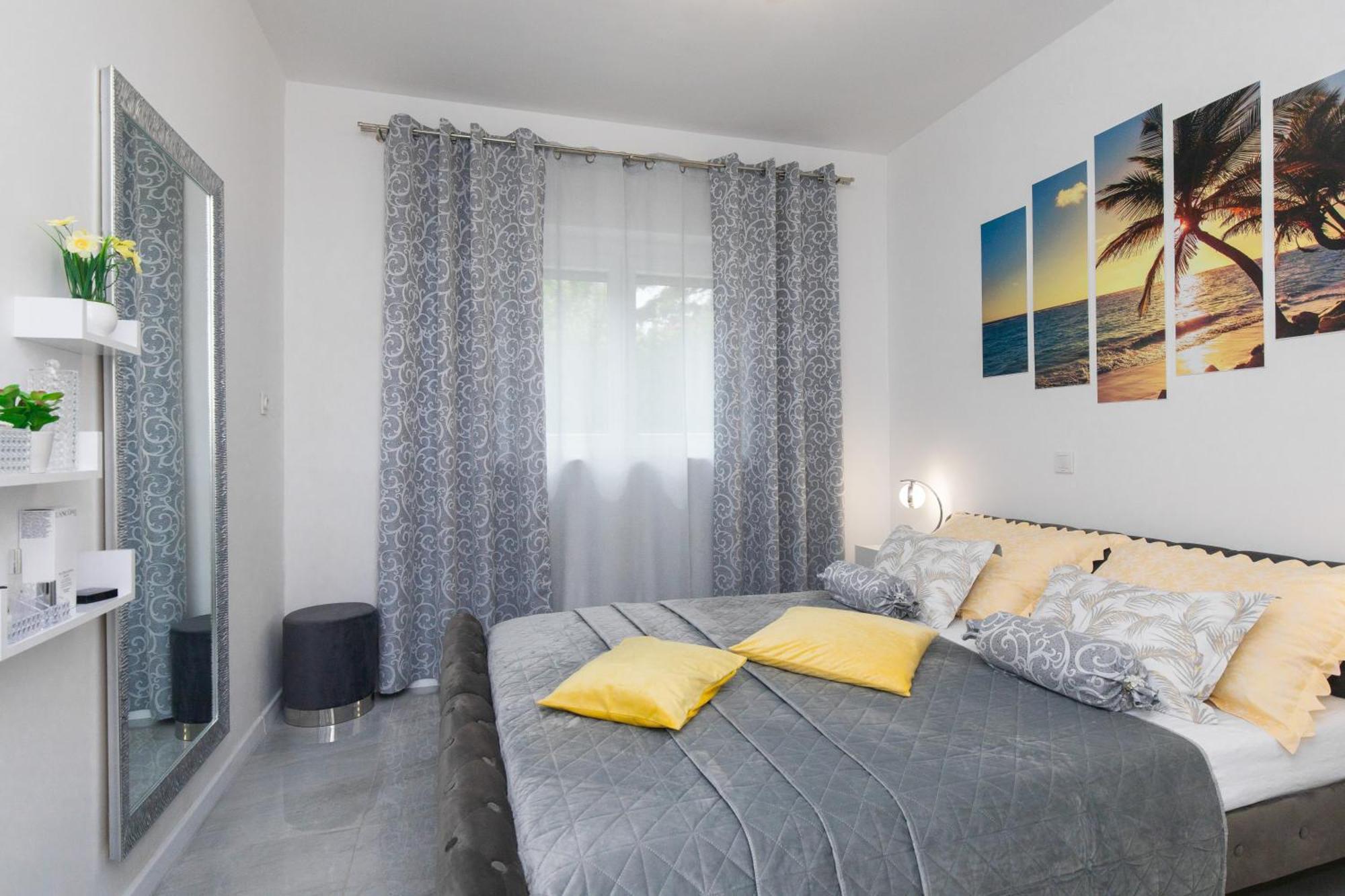 Apartment Tara With Seaview Кърк Екстериор снимка