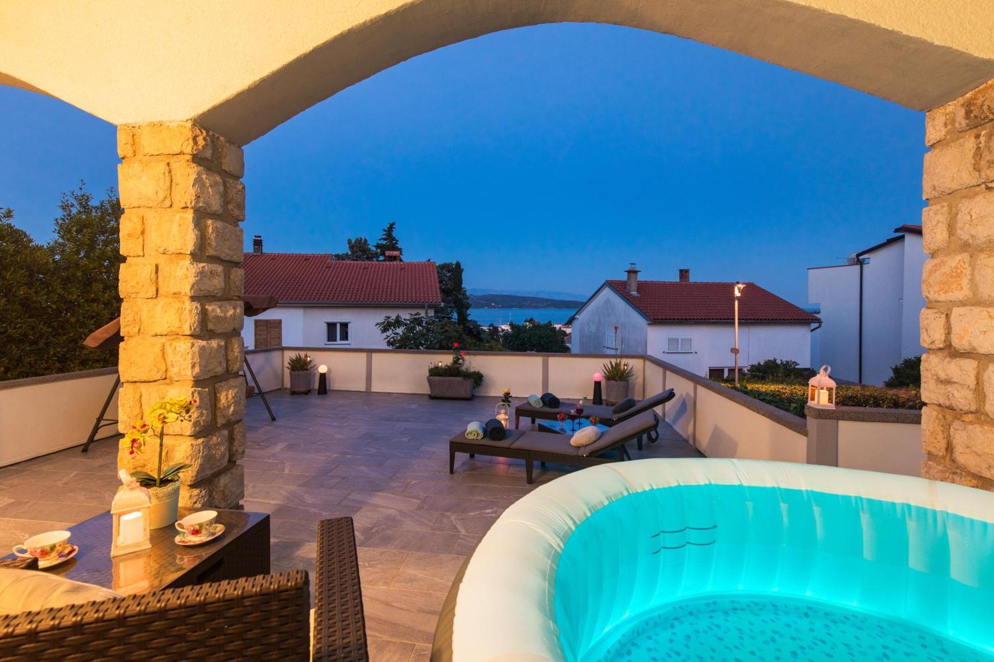 Apartment Tara With Seaview Кърк Екстериор снимка